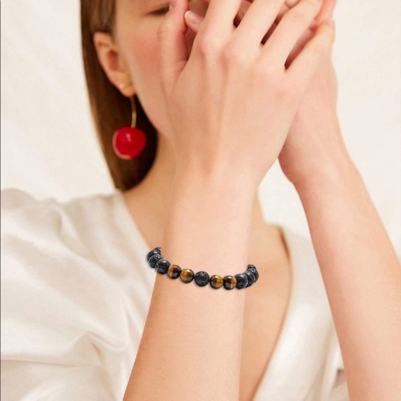 (BRAND NEW) MENS TIGER EYE WITH LAVA STONE BRACELET. - Picture 3 of 3